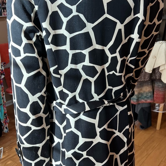 Milly Black and White Geometric Trench Coat - Picture 3 of 5